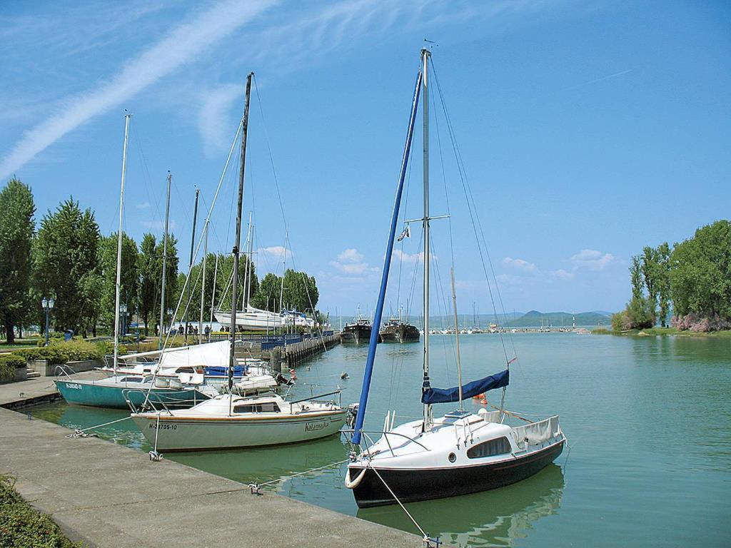 Privát, saját fürdős, erkélyes szoba a Balatonon Kőröshegy Extérieur photo