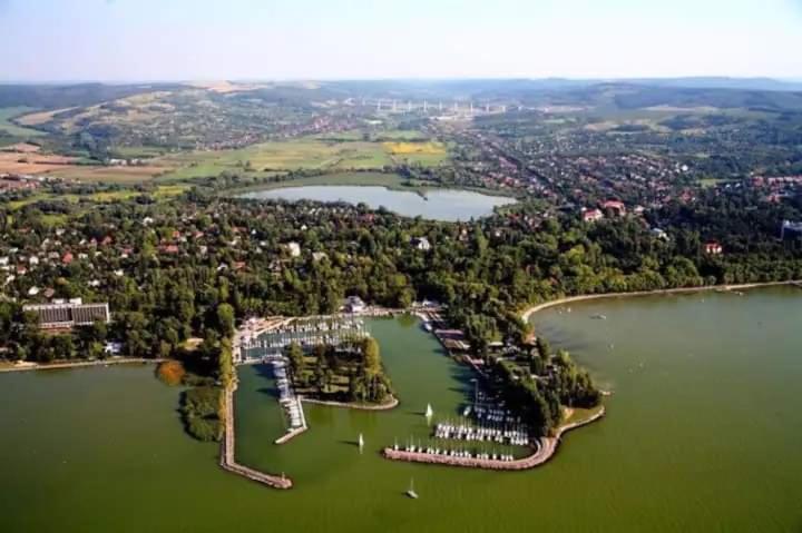 Privát, saját fürdős, erkélyes szoba a Balatonon Kőröshegy Extérieur photo