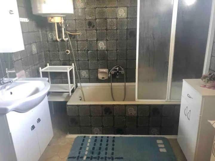 Privát, saját fürdős, erkélyes szoba a Balatonon Kőröshegy Extérieur photo